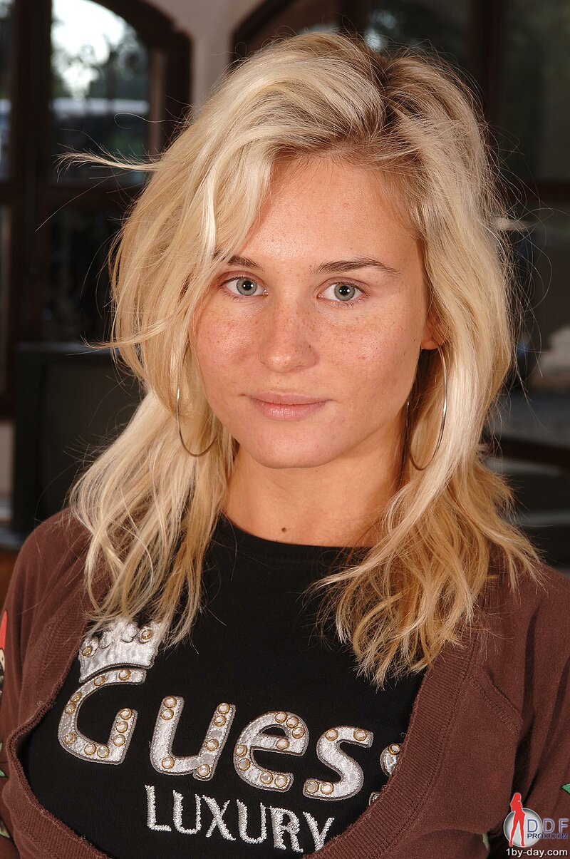 Евгения, 25